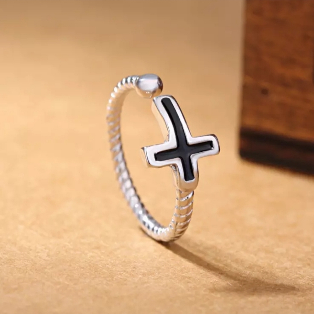 Cross Finger Ring - Picture 4 of 5